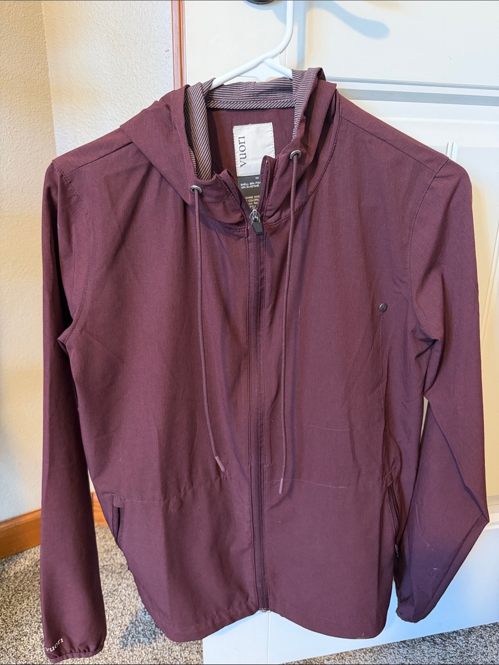 Vuori Women's Hooded Utility Jacket in Plum Wine
